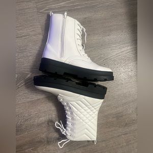 White small boots girl size 4